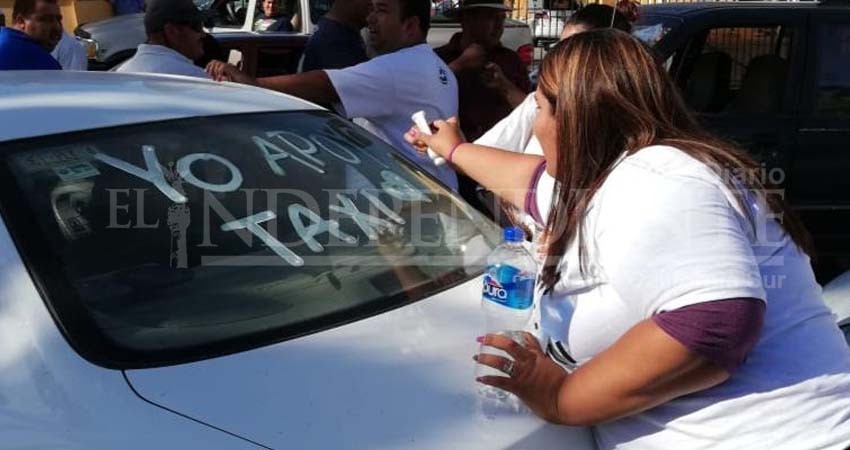 Marchan en CSL en apoyo a taxistas de Los Cabos