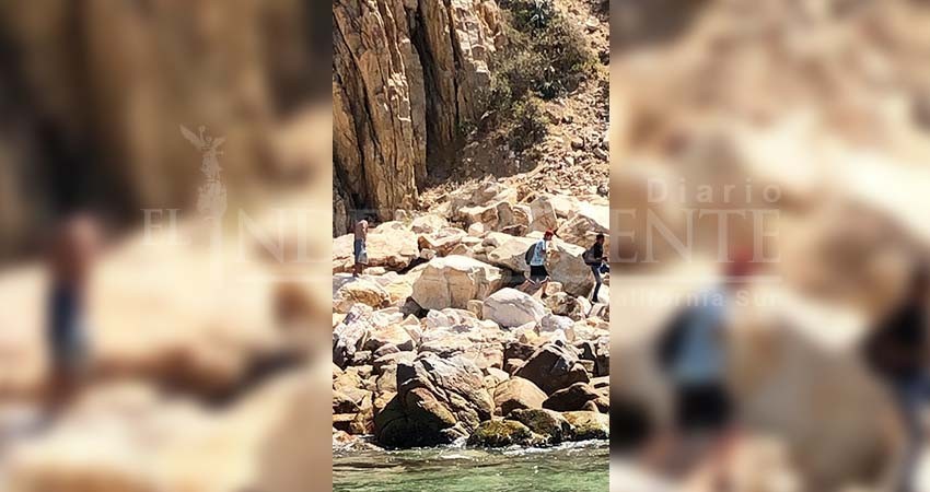 Jóvenes vándalos dañan rocas de playa El Pelicano considerada Área Natural Protegida