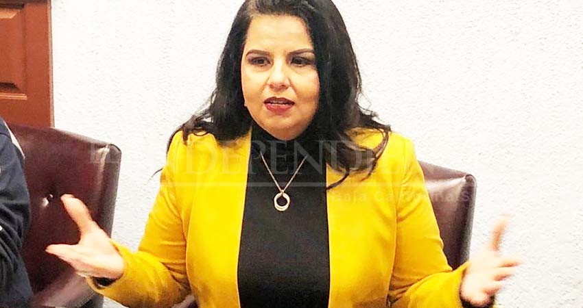 Piden en las redes sociales la salida Armida Castro del Ayuntamiento