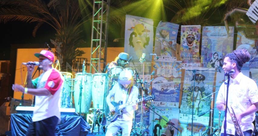 Comité organizador de La Fiesta de la Música, dialoga con comerciantes inconformes