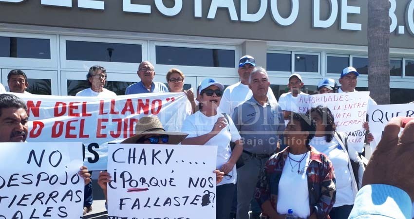Se manifiestan en el Congreso BCS por “despojo” en playas de Todos Santos