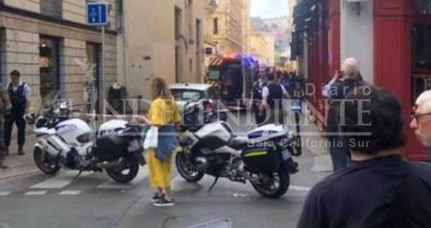Atentado con paquete bomba en Lyon; reportan 8 heridos