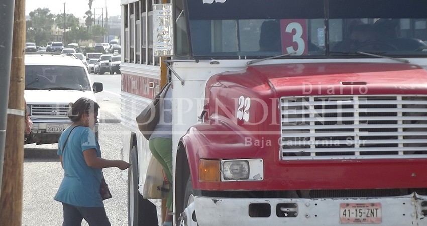 Para reducir quejas de usuarios, contemplan capacitar a choferes de transporte público