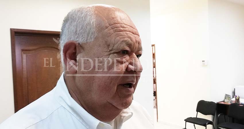 “No mentir, no robar y no traicionar al Pueblo”, le manda decir Víctor Castro a la Alcaldesa de Los Cabos