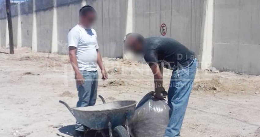 Presos trabajan en limpieza de calles y banquetas públicas por medio de brigadas