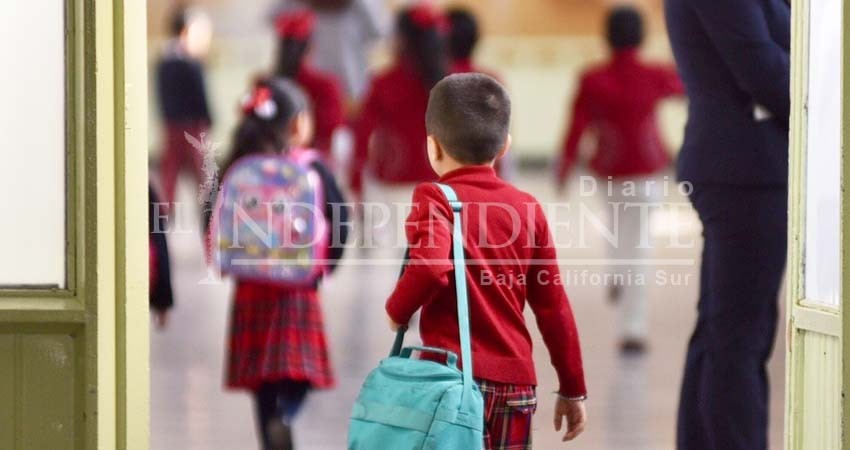 Para aplicar uniforme neutro deben consultar a los padres de familia: Diócesis de La Paz