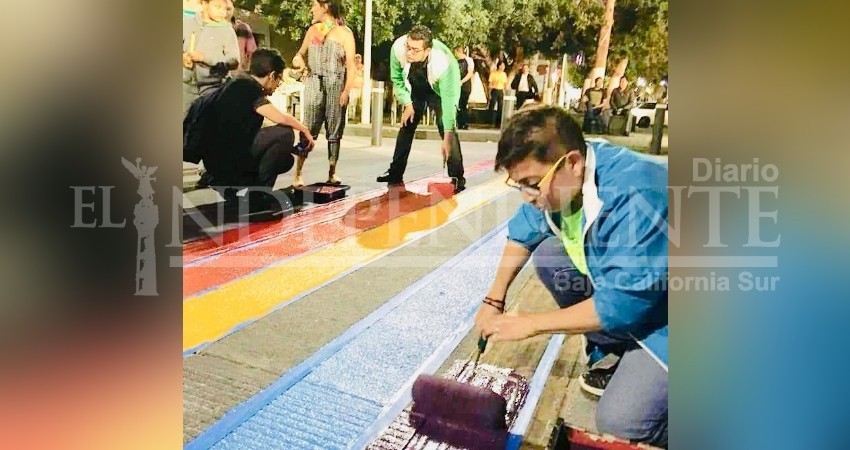 Ayto. de La Paz, incluyente; pinta pasos peatonales en apoyo a la comunidad  LGBTTI