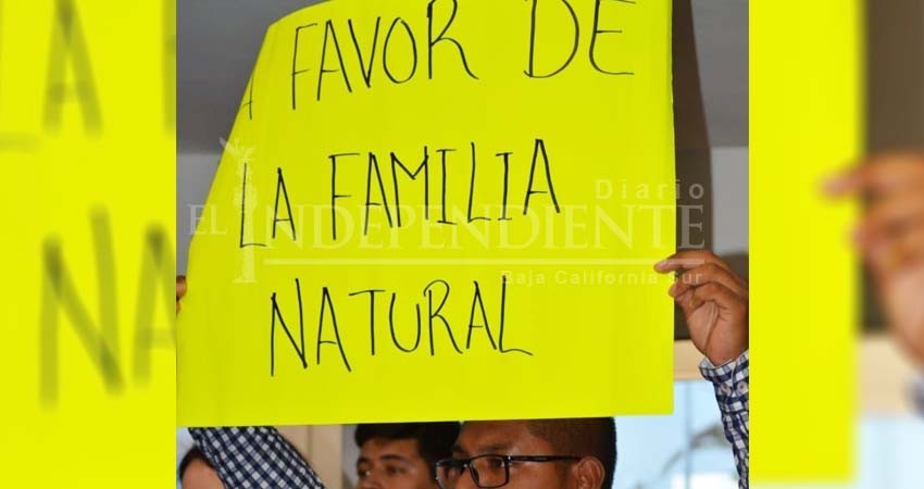 Acarreados del Frente por la Familia protestaron contra Matrimonio Igualitario
