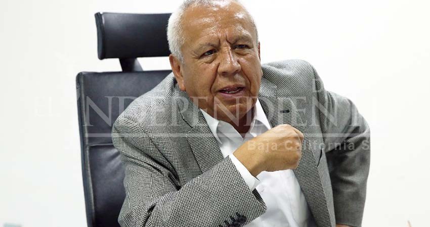 Deja plantados titular del INM a diputados