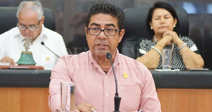 Pidió AMLO no aplicar mayoría y acordar con la oposición: Ortega Pillado