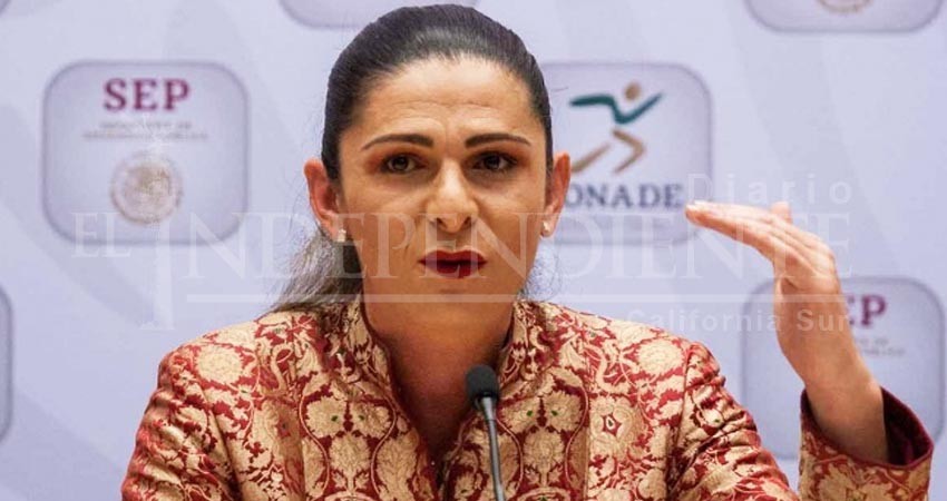 Ana Guevara explica a senadores irregularidades en Conade