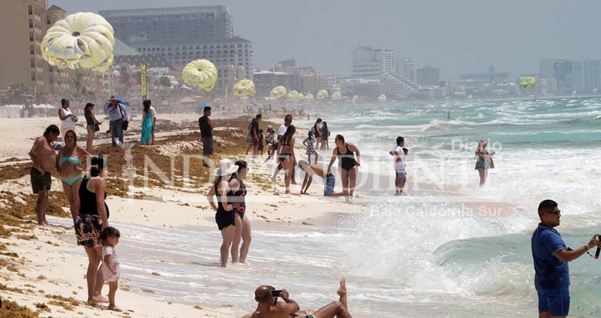 Por sargazo, hoteles del Caribe mexicano ofrecen descuentos