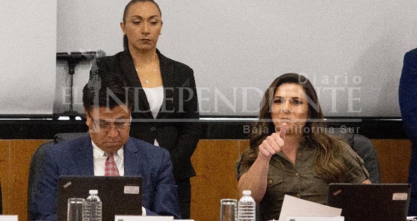 Ana Guevara resiste embate de diputados en comparecencia