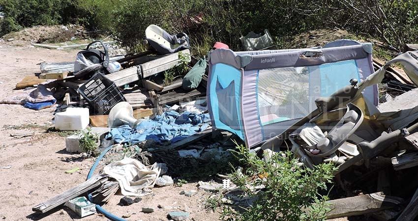 Al menos 800 toneladas de escombro y basura fueron retiradas de arroyos de Los Cabos