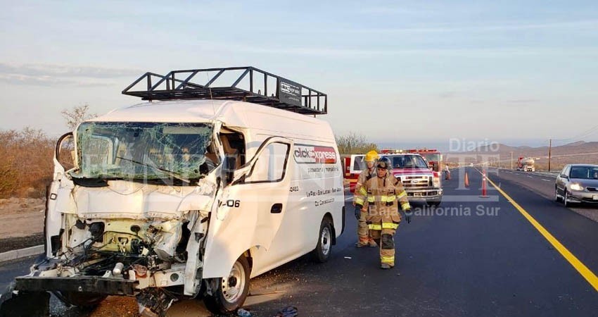 Se salva vida conductor tras estrellarse con camión de carga en CSL