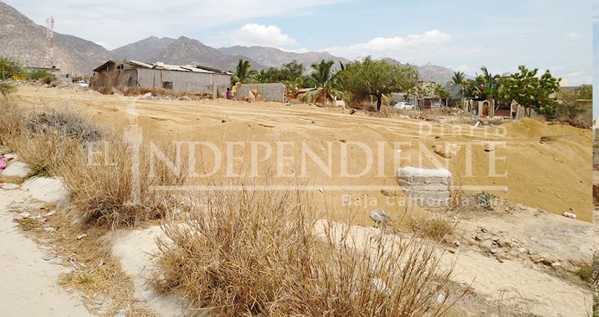 Rellenaron con basura el bordo de la Ernesto Aramburo