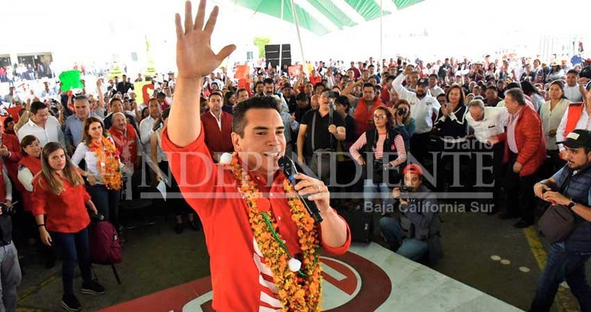 Alejandro Moreno Cárdenas y Carolina Viggiano Austria, candidatos a la presidencia nacional y secretaría general del cen del partido revolucionario institucional, respectivamente.