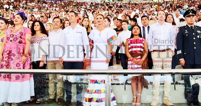 Con presencia de Yalitza, arranca la Guelaguetza