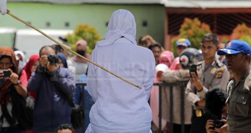 Azotan a 11 indonesios por tener relaciones extramaritales