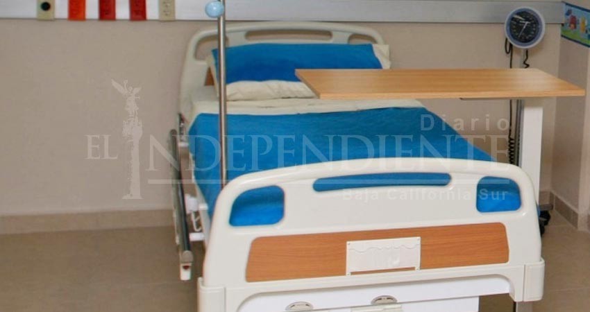 Por ‘respondón’, madre quema las manos a su hijo