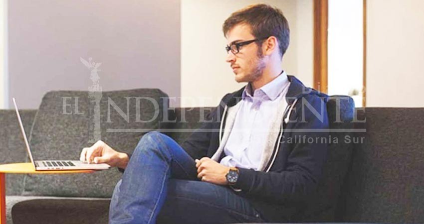 Desempleado se hacía pasar por príncipe para obtener fotos de niños