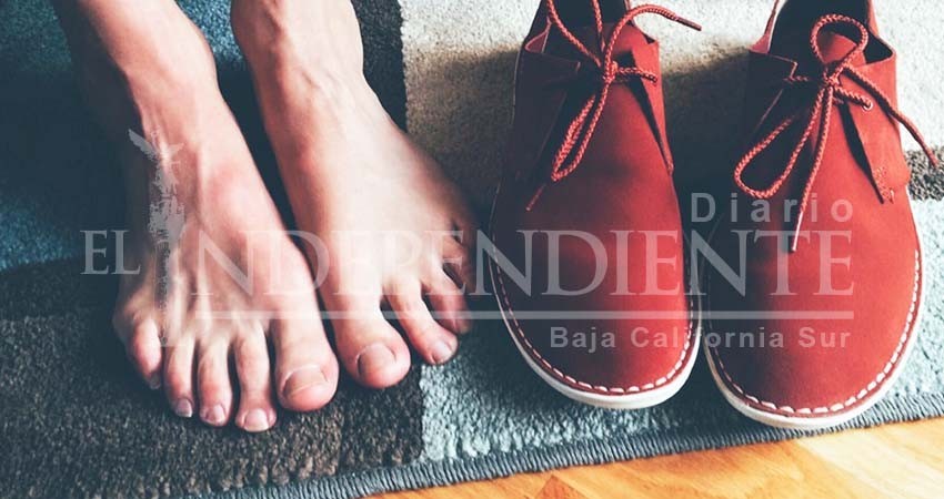 Bienal invita literalmente a calzar los zapatos de otros