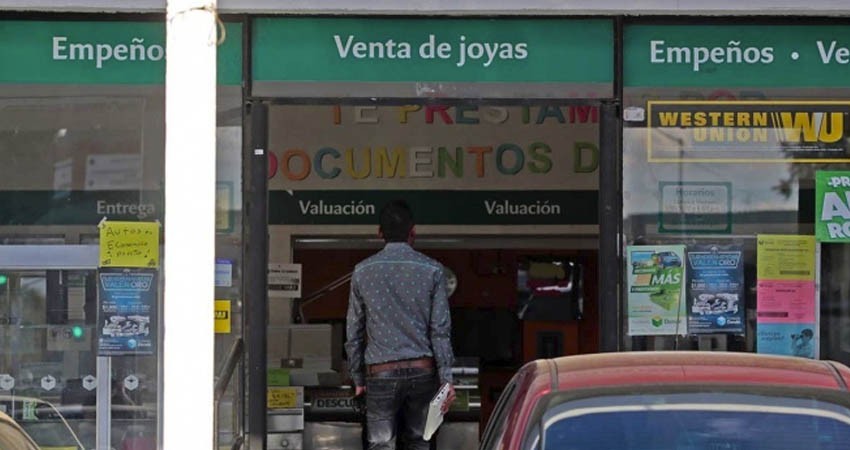 En inicio escolar, padres de familia empeñan celulares, cámaras…