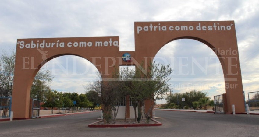 Develará UABCS busto del exgobernador Ángel César Mendoza Arámburo