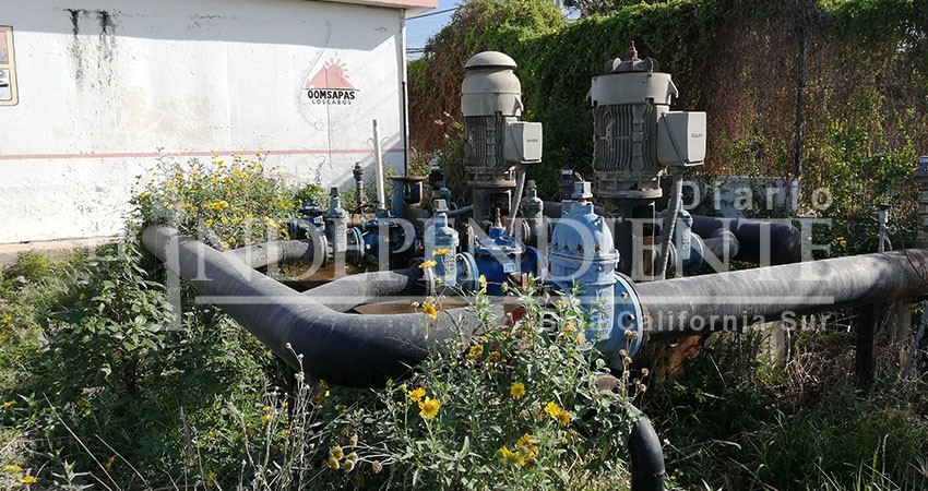 Vecinos de Lomas del Sol denuncian fuga de agua limpia en rebombeo del Oomsapas