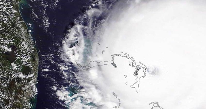 'Dorian' se degrada a categoría 4, pero amenaza persiste