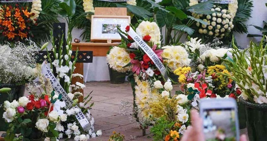 Oaxaca decreta duelo por muerte de Francisco Toledo