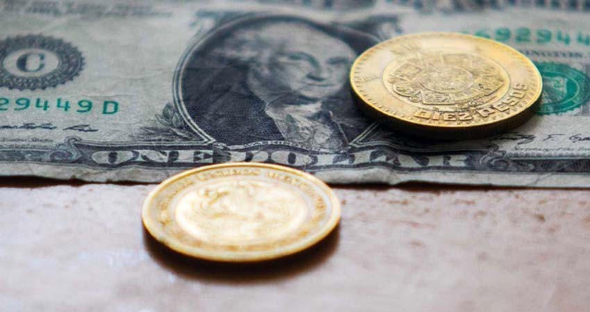 Inicia el dólar la semana por debajo de los $20