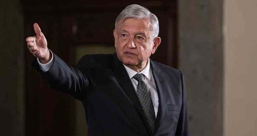 López Obrador espera aprobación de leyes secundarias y descalifica a la CNTE