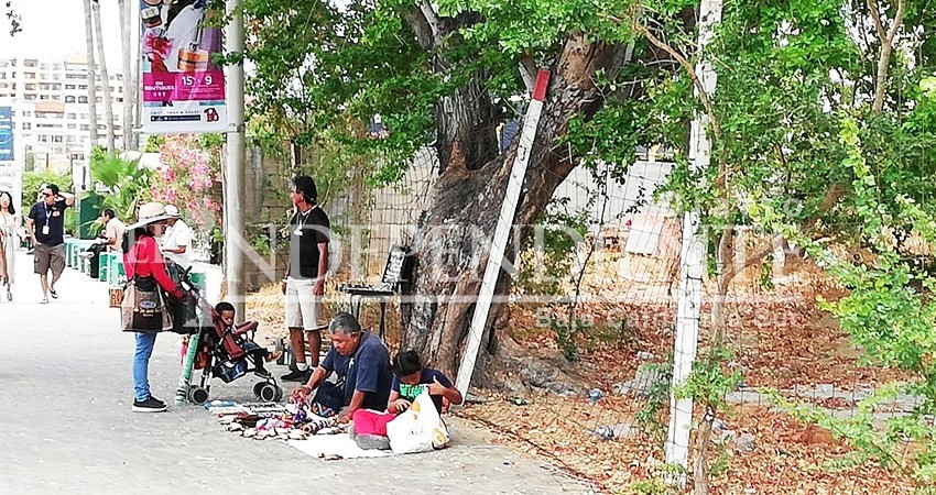 Regresan a la Marina de CSL  y a la vista de todos, los  niños vendedores