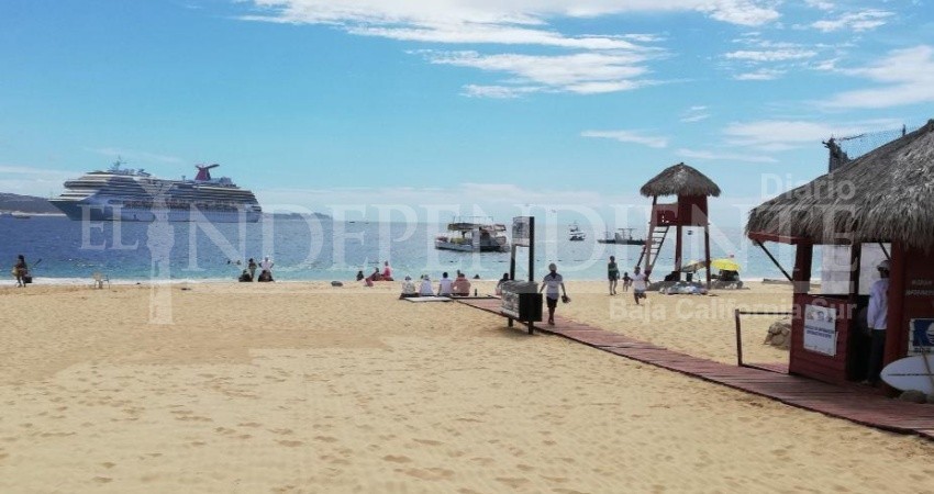Se traga el mar a padre e hijo frente a hotel  de Los Cabos
