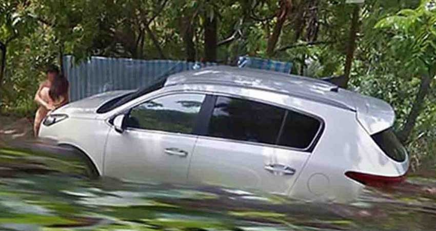 Google Maps capta a pareja desnuda 'teniendo sexo' en un bosque