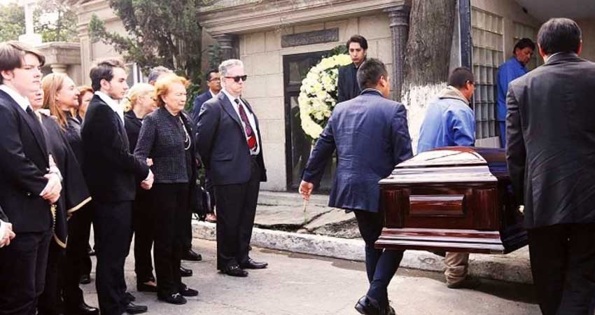 Realizan cortejo fúnebre del célebre historiador Miguel León-Portilla