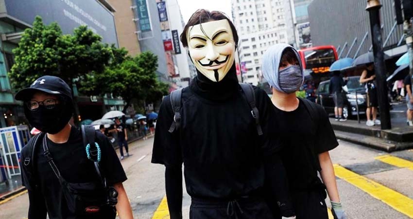 Procesan a 2 en Hong Kong por usar máscaras