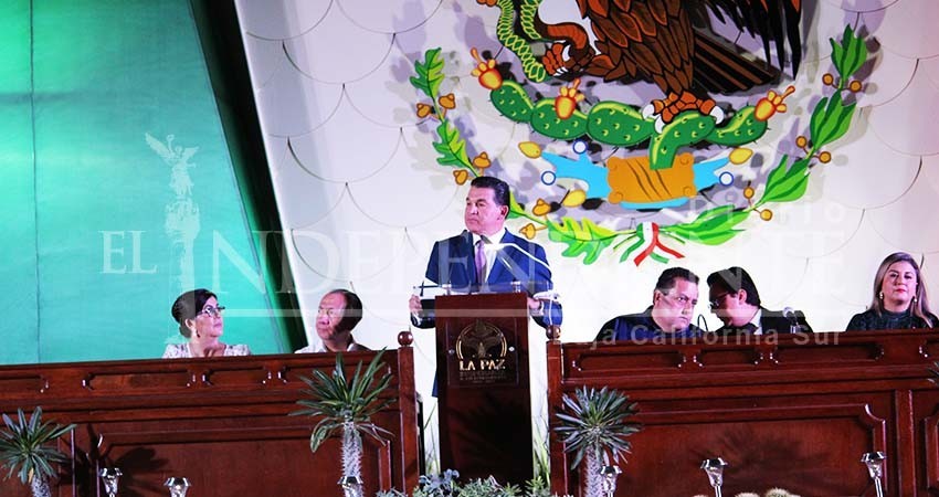 Ignora Rubén Muñoz quién patrocinó los gastos de su informe de gobierno