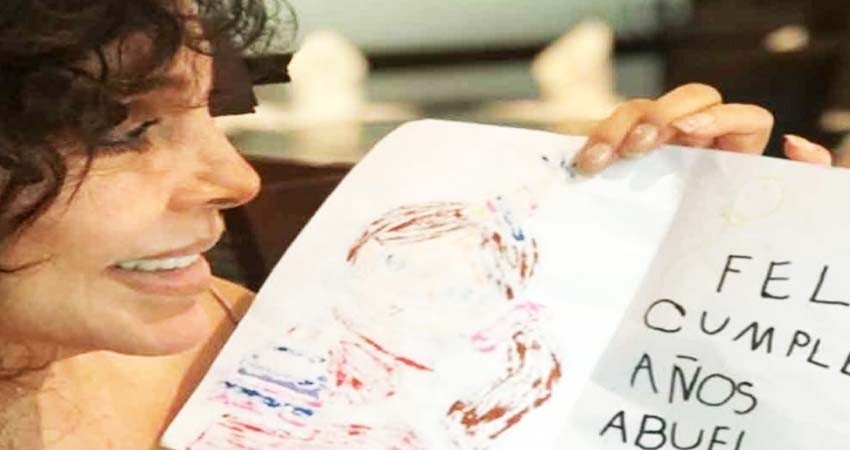 Verónica Castro reaparece en redes con foto junto a su nieta