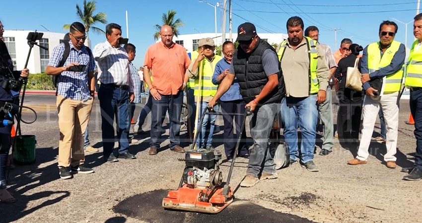 Asfalto recibido de Pemex alcanza para un año de bacheo: Servicios Públicos
