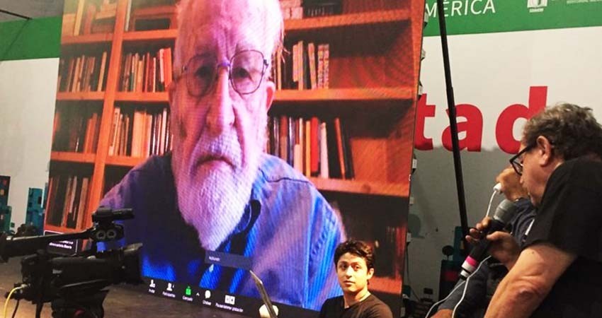 Advierte Chomsky sobre vocación armamentista de Trump