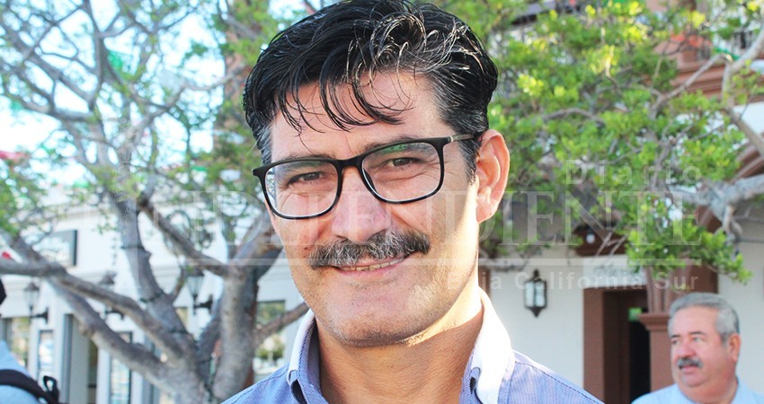 Funcionarios acusados de pagar comida rápida con vales de gasolina podrían ser destituidos