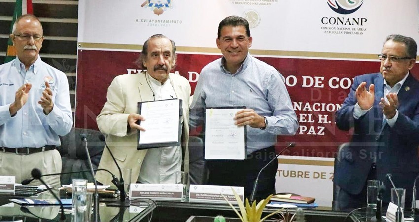 Signan convenio para proteger Balandra, El Mogote, Conchalito y las sierras La Giganta, Guadalupe y La Laguna