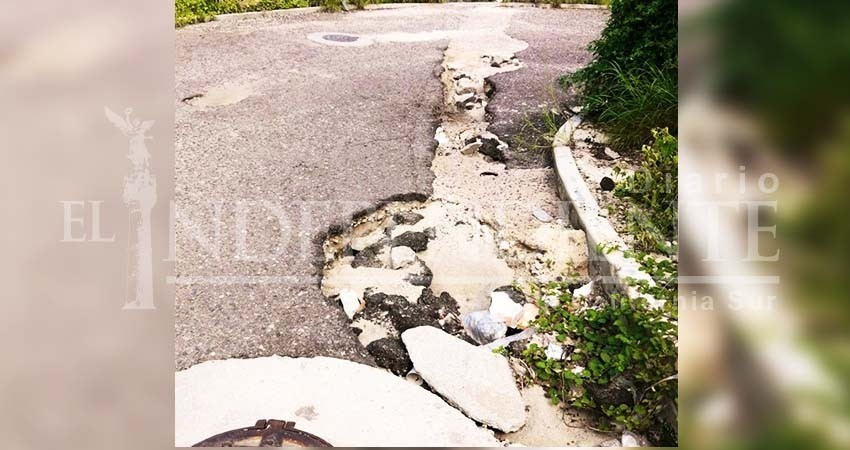 Delegado de CSL pide ayuda al Gobierno del Estado para rehabilitar calles 