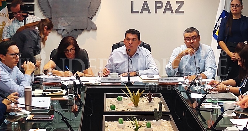 Regidores de Morena confrontan al alcalde de La Paz por despidos 