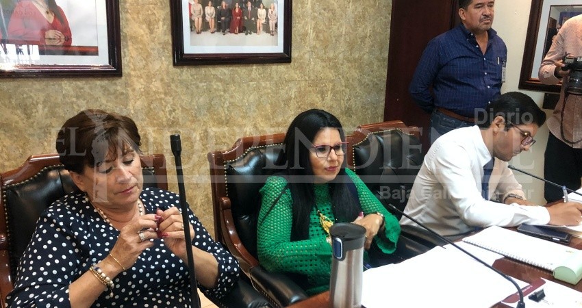 No quiso responder la alcaldesa a los cuestionamiento de Ediles sobre su 1er informe