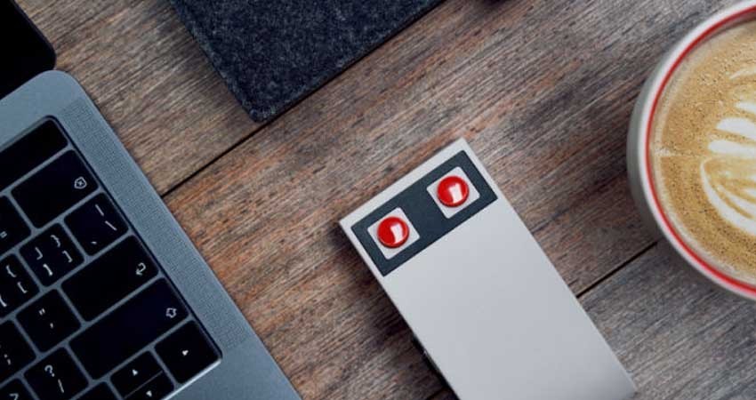 Este es el increíble mouse inspirado en el NES de 1985