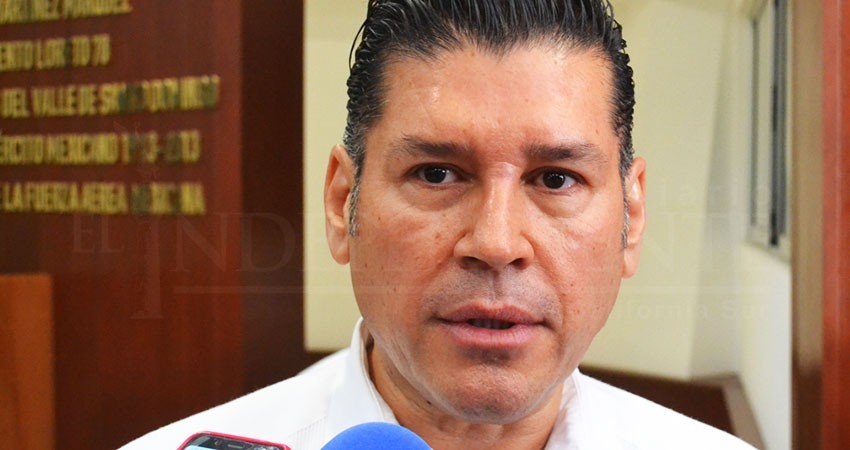 Promete Gobierno del Estado computadora nuevas para la Primaria 15 de Mayo