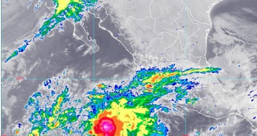 TT “Raymond” sigue acechando a BCS; llaman a estar bien informado